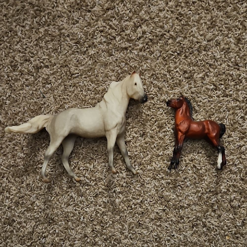 Breyer Classic Mare And Foal Model Set